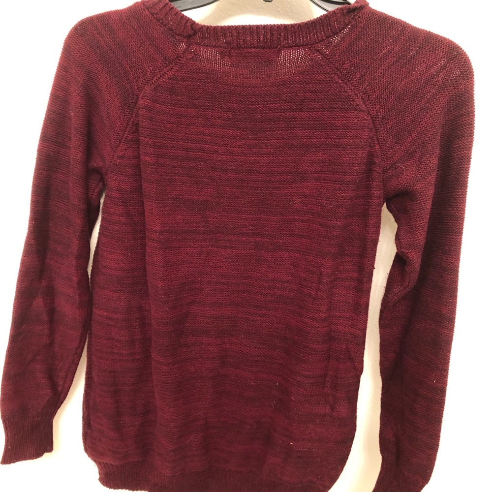Maroon sweater ๐ - Picture 3 of 3